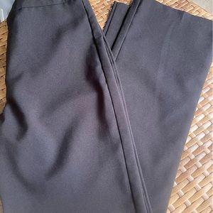 Womens size 9 fit like a 6 black dress pants
